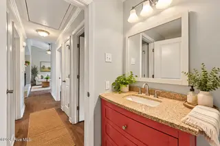 811 Little John Avenue, Jacksonville, NC 28546 — 3-bedroom home in Sherwood Forest, Jacksonville, NC, photo 18 of 24: Second Bathroom