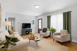 304 Parkway Drive, Wilmington, NC 28409 — 3-bedroom home, Wilmington, NC, photo 5 of 33: 9_304_parkway_dr_009