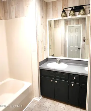 3812 Sterling Pointe Drive F1, Winterville, NC 28590 – photo 16: Full Bathroom