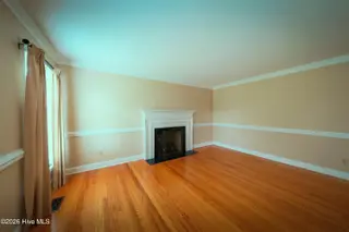 1008 Bateman Drive, Elizabeth City, NC 27909 – photo 10: Living Room