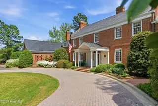 200 Hollycrest Drive, Pinehurst, NC 28374 – photo 5: Side View