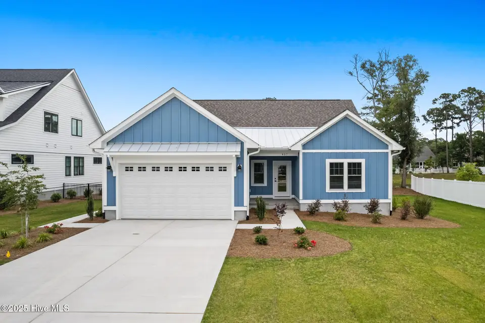 457 Raven Glen Drive, Southport, NC 28461 – photo 1 of 59: 1-web-or-mls-CAMMediaLLC.com (1 of 58)
