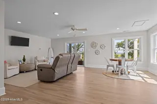 10530 Coast Guard Road, Emerald Isle, NC 28594 – photo 14: 19-web-or-mls-1S3A9103
