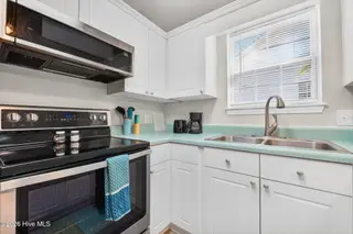 220 NE 33rd Street, Oak Island, NC 28465 – photo 11: 220 NE 33rd