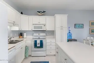1700 Salter Path Road 203-Q Sound, Indian Beach, NC 28512 – photo 16: Kitchen