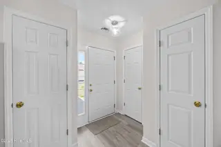 3967 Winds Ridge Drive, Wilmington, NC 28409 — 3-bedroom townhome in Winds Ridge, Wilmington, NC, photo 5 of 54: 6_foyer