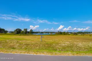 533 Freedom Park Road, Beaufort, NC 28516 – photo 3: 533 Freedom Park Rd