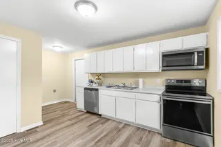 406 Carole Drive, Jacksonville, NC 28540 — 3-bedroom home in Pine Forest Acres, Jacksonville, NC, photo 16 of 42: carole-12