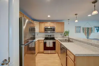909 Carolina Beach Avenue N Unit 2b, Carolina Beach, NC 28428 – photo 15: 909CarolinaBeachAveNUnit2B(17)