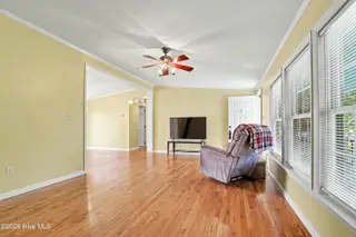 114 Royal Oak Drive, Hampstead, NC 28443 — 3-bedroom manufactured home in Cross Creek, Hampstead, NC, photo 11 of 51