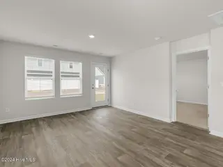 6339 Cowslip Way Unit 200, Leland, NC 28451 – photo 15: 15 Living room (3)