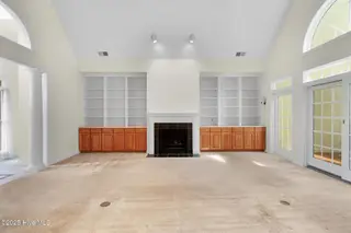 904 Lord Granville Drive, Morehead City, NC 28557 – photo 12: Living room