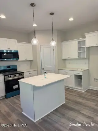 1115 Lunenburg Place, Jacksonville, NC 28540 – photo 12: Clarissa BH10