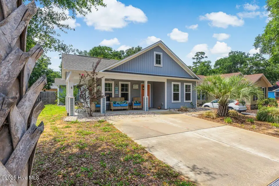 227 NE 38th Street, Oak Island, NC 28465 – photo 1 of 40: LtdY4ewg