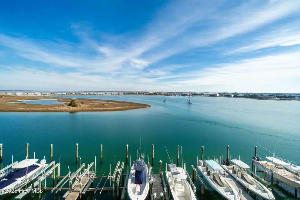100 Olde Towne Yacht Club Drive 411, Beaufort, NC 28516 – photo 1 of 44: Balcony View