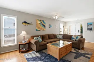 315 Brunswick Avenue W, Holden Beach, NC 28462 – photo 7: 9_315_brunswick_ave_w_009