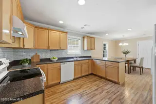 1812 Greensboro Street, New Bern, NC 28560 – photo 12: Kitchen