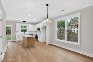 2303 Chestnut Street, Wilmington, NC 28405 — 3-bedroom home in Chestnut Heights, Wilmington, NC, photo 12 of 53: Dining room and kitchen