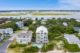 100 Oleander Court, Surf City, NC 28445 — 8-bedroom home in Bland Shores, Surf City, NC, photo 1 of 72: DJI_0583