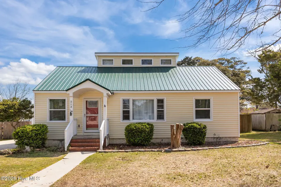213 Virginia Avenue, Morehead City, NC 28557 – photo 1 of 42: 42-web-or-mls-IMG_9128
