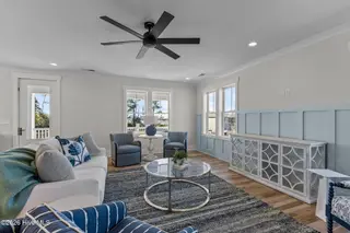 310 Anson Road, Beaufort, NC 28516 – photo 10: Living Area