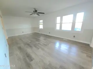909 Clyde Drive, Jacksonville, NC 28540 – photo 8: 20250116_154047