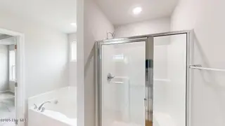 321 Aaron'S Place, Goldsboro, NC 27530 – photo 24: Master Bathroom