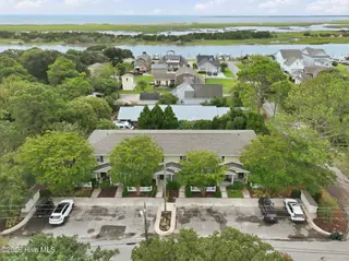 1308 Ann Street 15, Beaufort, NC 28516 – photo 24: 24-web-or-mls-1308-Ann-St-#15---20_edit