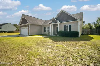 173 Inverness Drive, Hubert, NC 28539 — 3-bedroom home in Queens Creek, Hubert, NC, photo 3 of 44: 173 Iverness-6