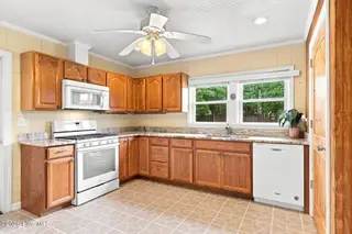 682 Tom Mann Road, Newport, NC 28570 – photo 9: 22-web-or-mls-590A4832
