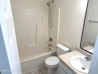 301 Comanche Trail, Havelock, NC 28532 – photo 18: GUEST BATH 2ND FLOOR