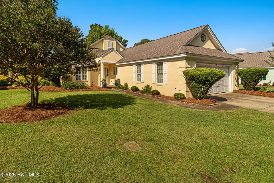 203 Brandywine Place Drive, Morehead City, NC 28557 – photo 1 of 51: Incredible Brandywine Bay home