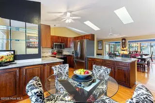 1360 Burning Tree Road, Pinehurst, NC 28374 – photo 15: Breakfast Area