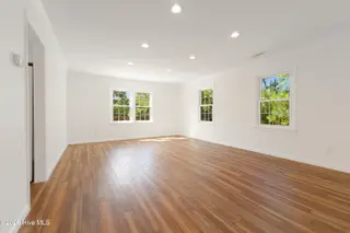 109 Pleasant Drive, Beaufort, NC 28516 – photo 14: Living room