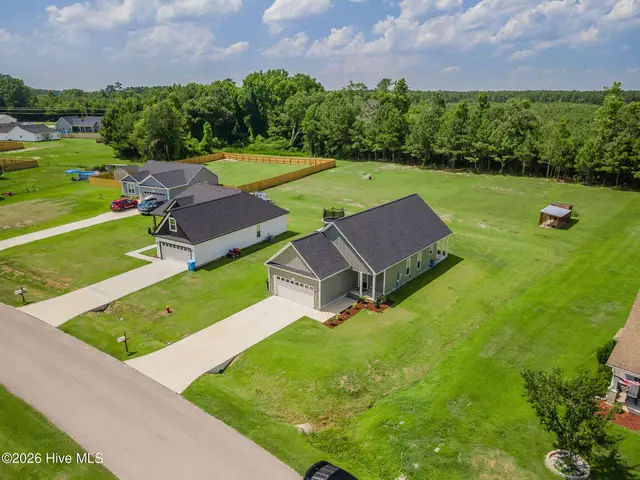 211 Deer Haven Drive, Richlands, NC 28574