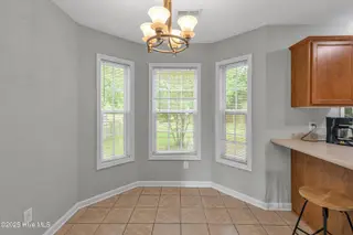 8 Arrowhead Drive, Hubert, NC 28539 — 4-bedroom home in Great Neck Shores, Hubert, NC, photo 5 of 31: DSC_3669
