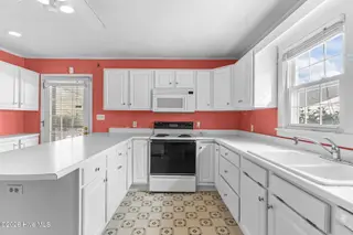 416 Spartanburg Avenue, Carolina Beach, NC 28428 – photo 14: 24-web-or-mls-BTS02031