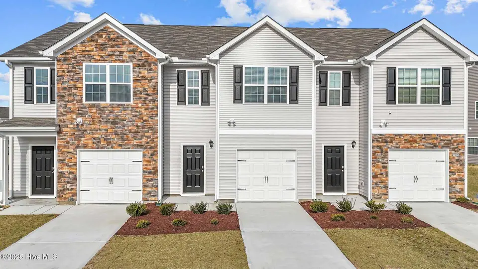 3504 Sunstone Way D5, Winterville, NC 28590 – photo 1 of 24: 0-web-or-mls-DJI_20250131095500_0980_D