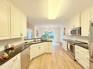 1005 Coral Reef Drive, New Bern, NC 28560 – photo 5: Kitchen2