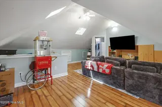 105 Pointe Drive, La Grange, NC 28551 – photo 14: 33-105 Pointe Dr-33