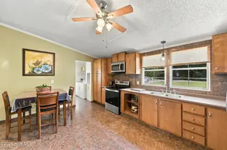 103 Shop Branch Lane, Hampstead, NC 28443 — 3-bedroom manufactured home in Bay Harbor, Hampstead, NC, photo 12 of 43: 103_shop_branch_ln_012