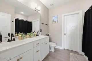 1520 Penncross Drive, Greenville, NC 27834 – photo 11: 33-web-or-mls-BLS_0068