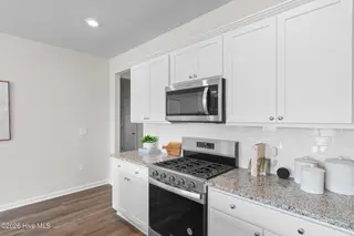 641 Bushy Trail Loop SW, Supply, NC 28462 — 4-bedroom home in Fox Run, Supply, NC, photo 7 of 23: 3005RoyalBluffLn - 6