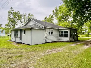 580 Gillikin Road, Beaufort, NC 28516 – photo 2: Driveway and Parking