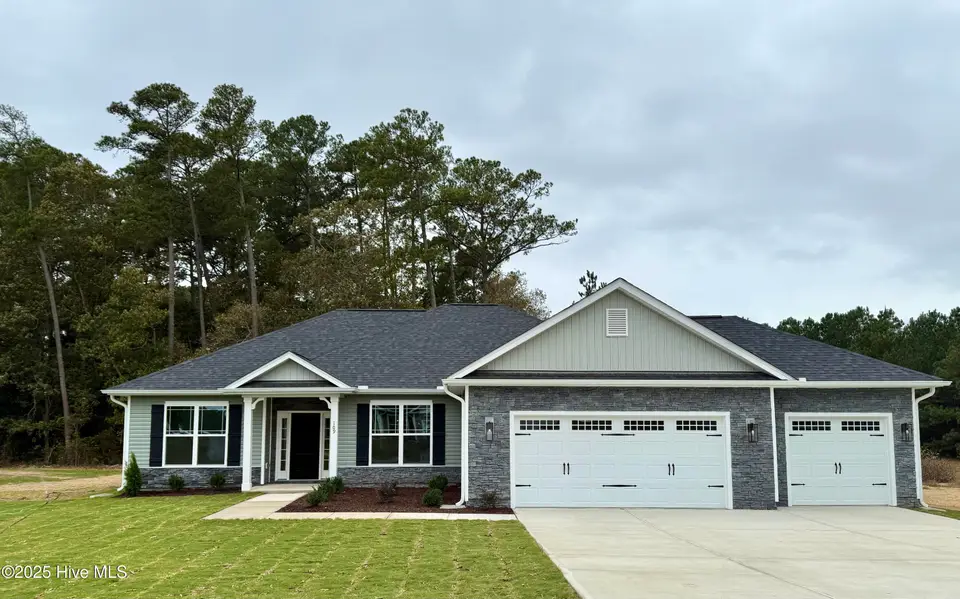 109 Oxford Court, La Grange, NC 28551 – photo 1 of 32: IMG_7751
