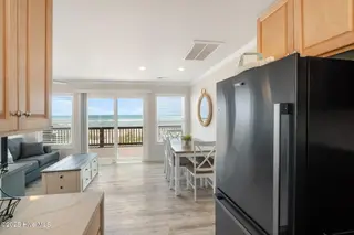 405 Ocean Drive, Emerald Isle, NC 28594 – photo 13: 18-web-or-mls-cchadwick-visuals-405-ocea