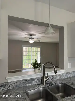 4160 Brook Creek Lane Unit A, Greenville, NC 27858 – photo 6: IMG_1237