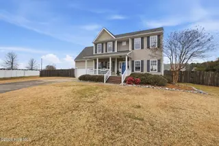 102 Creek Court, Elizabeth City, NC 27909 – photo 6: 6-web-or-mls-19_Creek Ct_KarianM_FullSiz