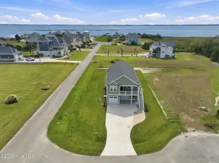 101 Wave Court, Newport, NC 28570 – photo 10: 19-web-or-mls-101 Wave Ct 019