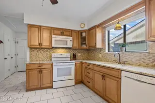 119 Mcginnis Drive, Pine Knoll Shores, NC 28512 – photo 13: 13-web-or-mls-1S3A9378